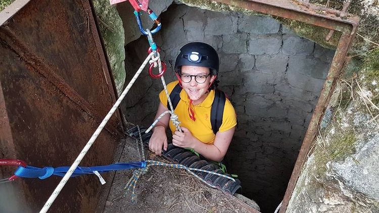 SPELEOLOGIE A COURVILLE - (11/17 ans)